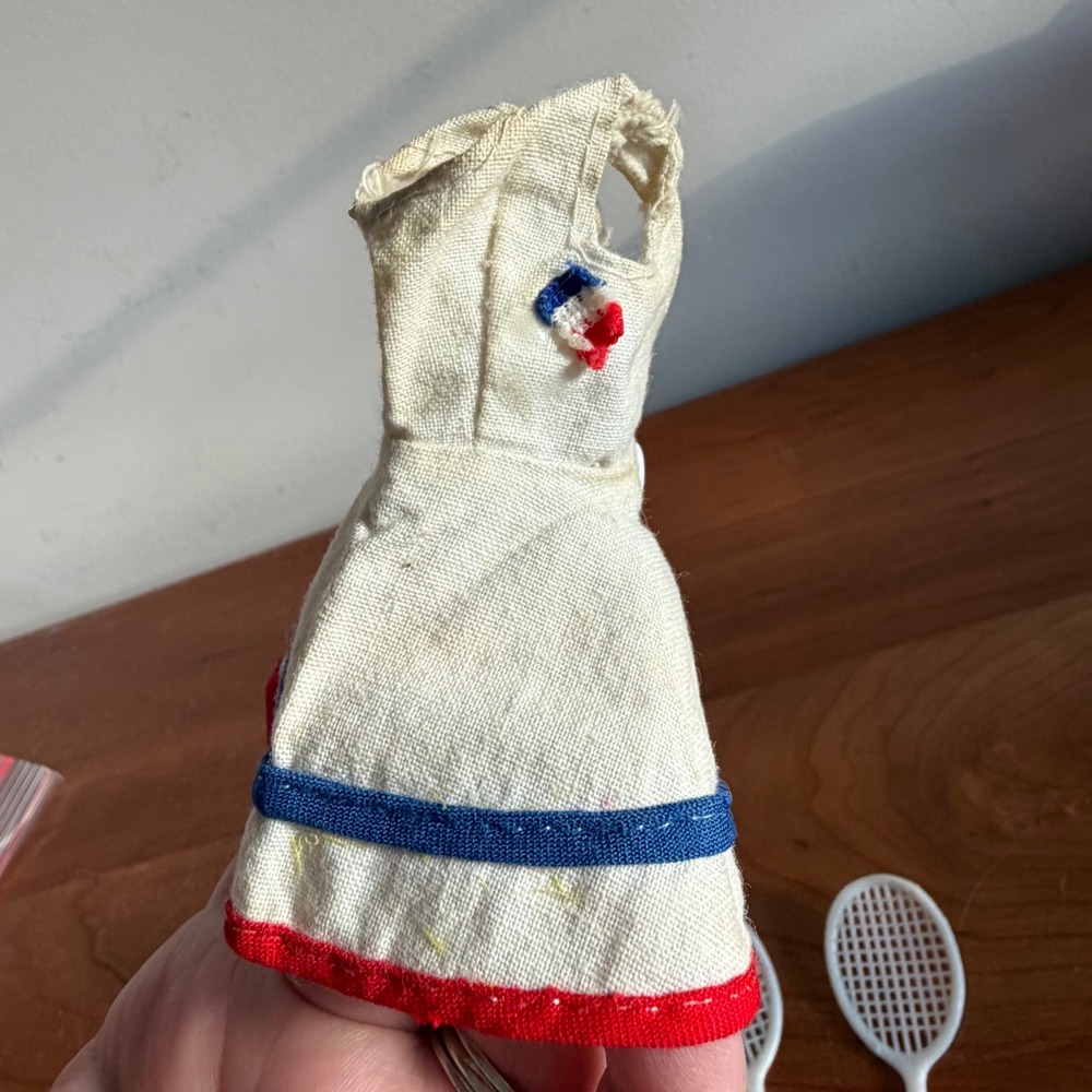 Vintage 1977 Uneeda Donna Doll Tennis Dress White Red Blue Trim Barbie Racquets - Picture 3 of 9